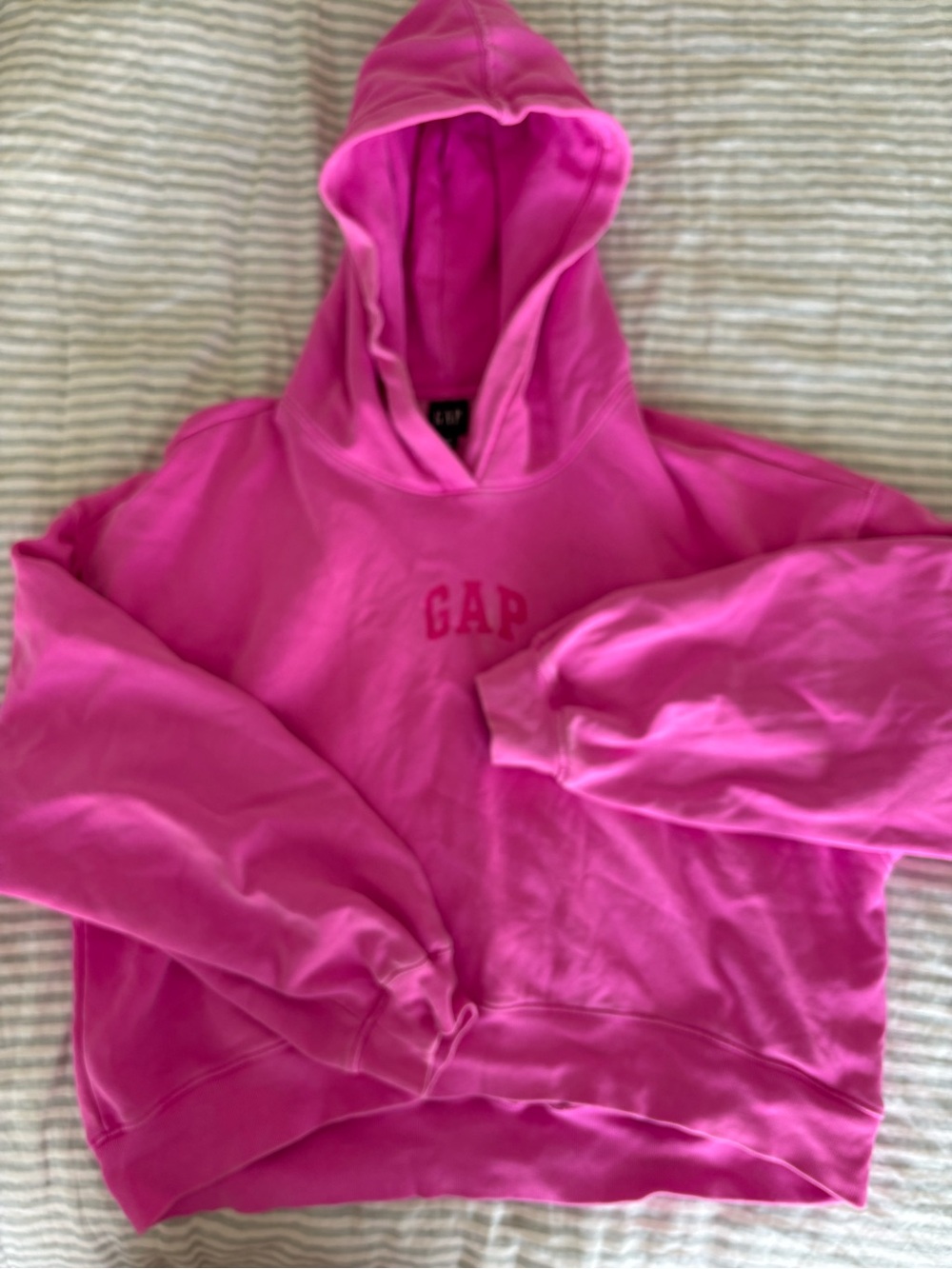 Women’s VintageSoft Crop Logo Hoodie | Gap - Picture 10 of 10